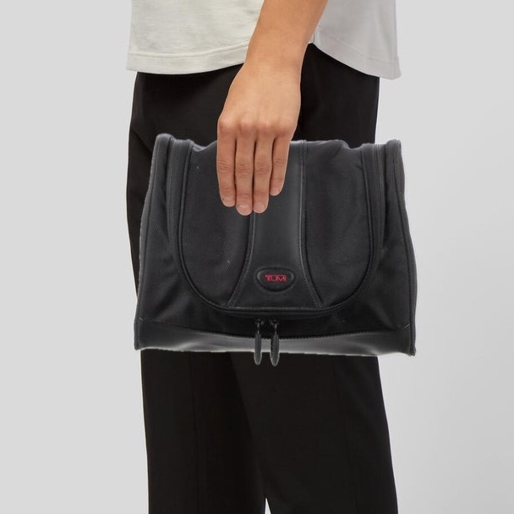 Tumi Deluxe Hanging Travel Kit LeatherTrimmed Travel… Gem